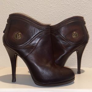 Brown Gucci Hysteria Gold Emblem Ankle boots